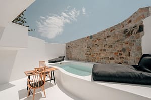 Akkadian Private Pool